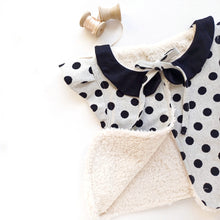 Cargar imagen en el visor de la galería, Chaquetita Ciervita / Lunares negros