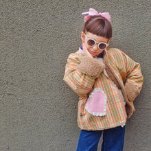 Cargar imagen en el visor de la galería, Chaquetón Oversize Corazón - Cuadrille verde/amarillo