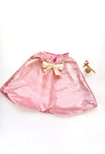 Cargar imagen en el visor de la galería, Capa Hechicera color rosa /talla única 4 a 9 años