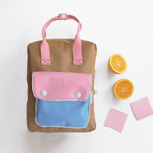 Cargar imagen en el visor de la galería, Mochila Mini Marrón