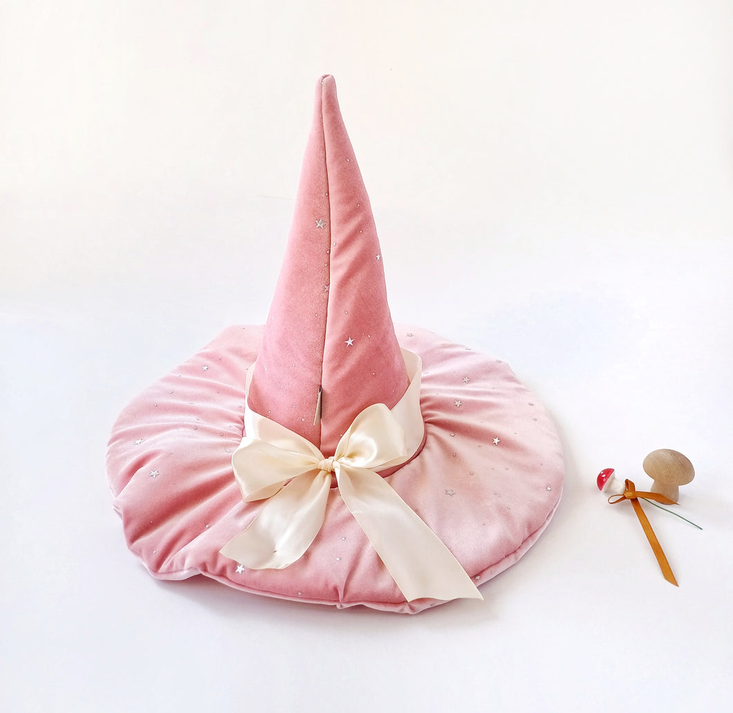 Gorro Hechicera color rosa /talla única 4 a 8 años